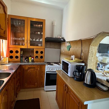 Papadiokampos Maissonete Roussa Limni Buitenkant foto