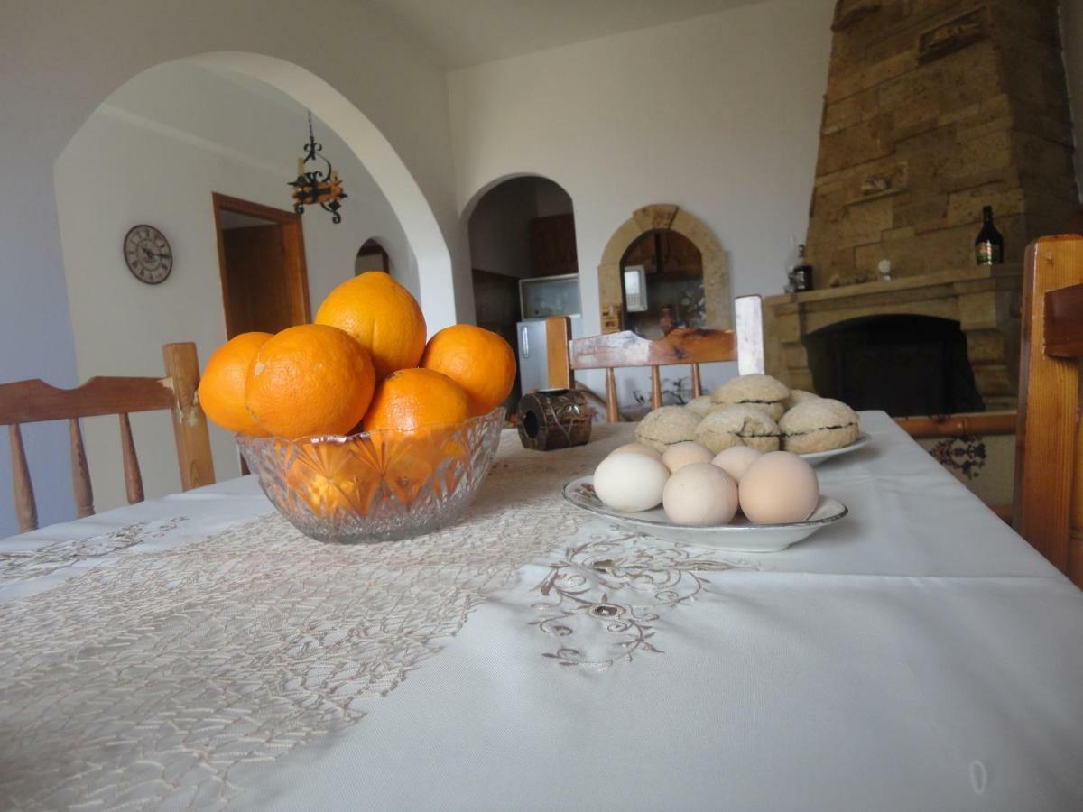 Papadiokampos Maissonete Roussa Limni Buitenkant foto